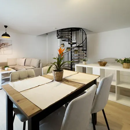 Apartament Charmante Maisonette-wohnung
